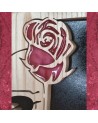 Tableau bois d'un crane avec une rose