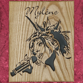 Tableau en bois noble d’une personnalité connu, voila Mylène Farmer