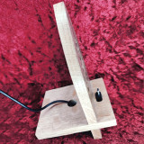 Station D'accueil en bois Pour Smartphone avec un Triskell