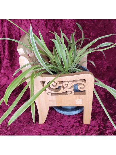porte plante en bois d'une chaise