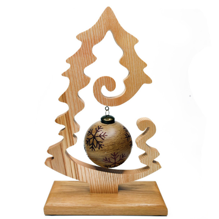 Superbe sapin de noël avec  boule imitation bois en frêne et chêne
