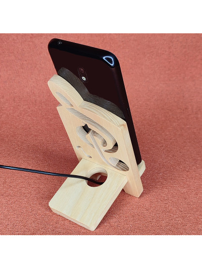 Station d'accueil en bois pour smartphone avec une grande clé de sol
