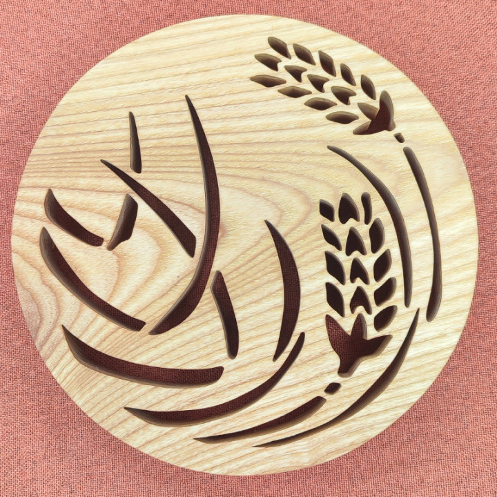 Magnifique dessous de plat orné d’épis de blés en bois noble