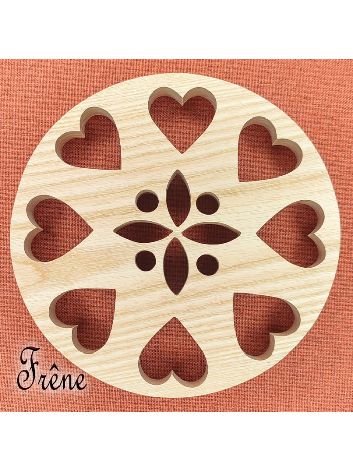 Dessous De Plat en bois Rond Avec des Coeurs
