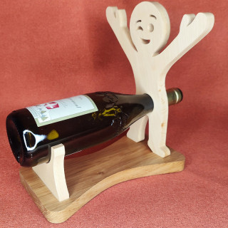 Voici un superbe porte bouteille bonhomme humoristique en bois noble