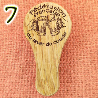 décapsuleur de poche personnalisable qui vous suivra partout en chêne