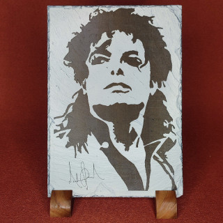 Gravure sur ardoise de la célébrité Mickael Jackson avec la signature