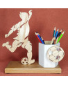Pot à Crayons en bois d'un footballeur