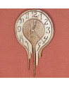 Horloge dégoulinante en bois