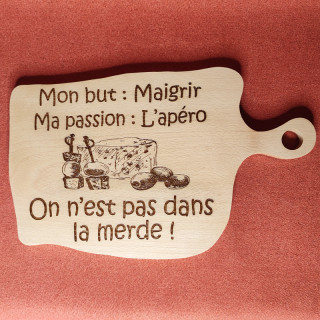 planche apéro humoristique en hêtre "on n'est pas dans la merde"