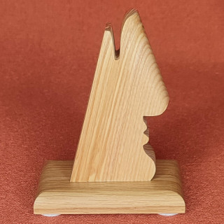 voici un magnifique porte lunette "Moai" pour femme en chêne et frêne