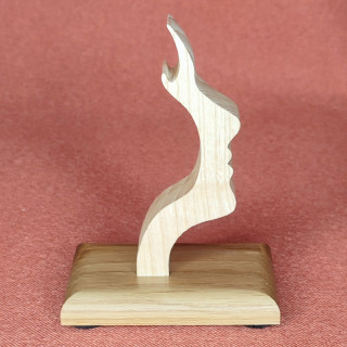 voici un magnifique porte lunette silhouette femme en chêne et frêne