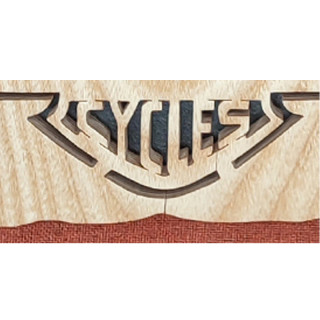 Tableau en bois noble d’une grande marque de moto ,Harley Davidson