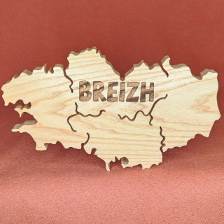 Dessous de plat en bois de la bretagne avec la gravure " BREIZH "