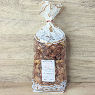 Voici un Mélange de 5 pralines de 500 g finement préparer pour vous