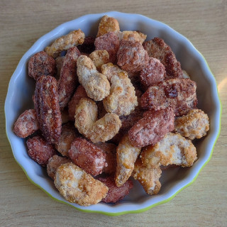 Voici un Mélange de 5 pralines de 500 g finement préparer pour vous