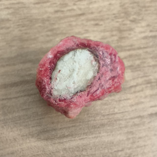 Voici des pralines rose à l'Amande de 250 g finement préparer