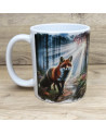 Mug d'un renard dans une forêt