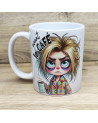 Mug d'une jeune fille blonde "besoin d'un café"