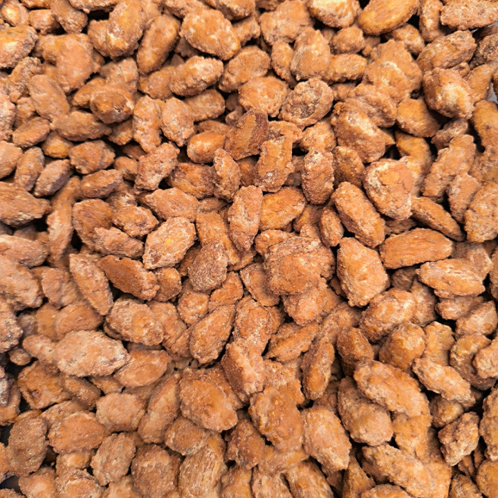 Voici des pralines à l'Amande de 150 g finement préparer pour vous