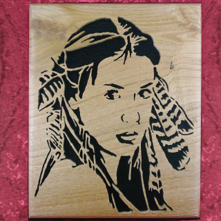 Tableau en bois noble d’un visage d’une jolie indienne