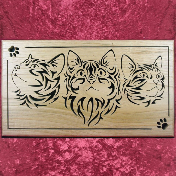 Tableau en bois noble d'un portrait de trois mignons chatons