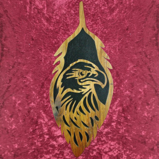 Tableau en chêne ou merisier d'un aigle dans une feuille