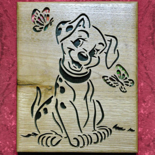 Tableau en bois noble d'un chiot Disney avec deux papillons