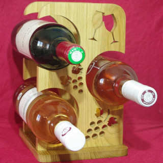 Voici un superbe porte trois bouteilles en frêne ou en chêne