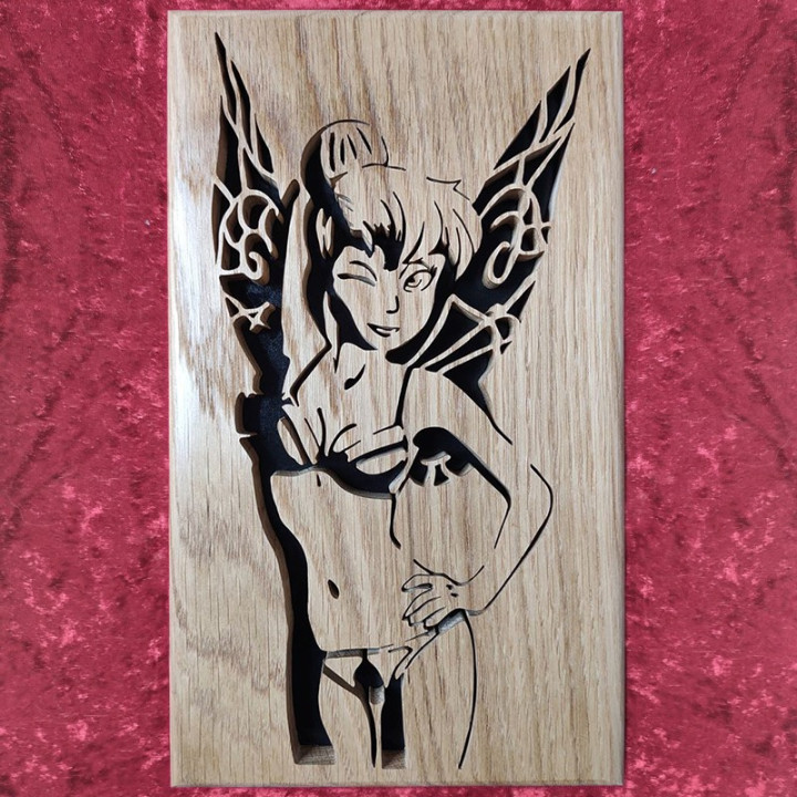 Tableau en bois noble d’une magnifique fée en tenue sexy