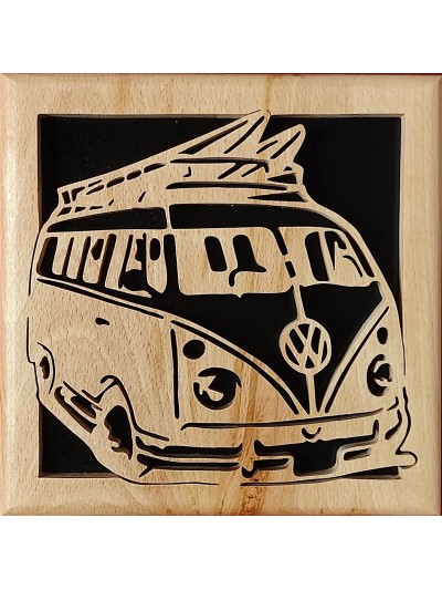Voici un jolie tableau avec un combi et planche de surf en bois