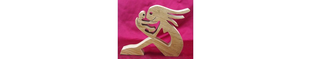 Découvrez toute la famille sympatoche du papa à la maman et aux animaux, vous pouvez constituer votre famille à votre souhait, toujours en bois noble. Achat sur love création.