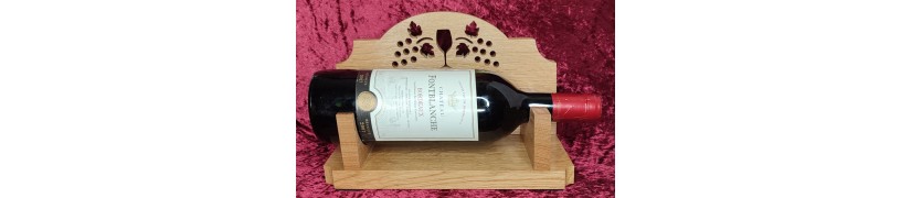 Découvrez la gamme de porte bouteille en bois noble massif.